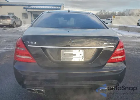 2011 Mercedes-Benz S 63 Amg z USA, uszkodzony, nr VIN WDDNG7EB1BA377153